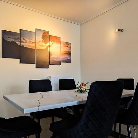 Corinthian Luxury Apartment Esterno foto
