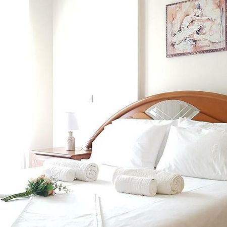 Corinthian Luxury Apartment Esterno foto